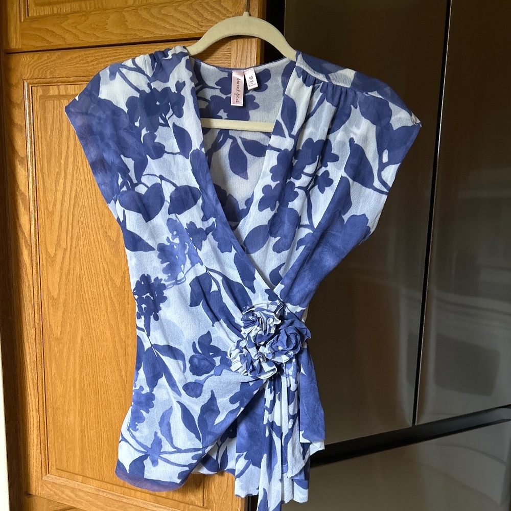 Blue and White Cap-Sleeve Blouse